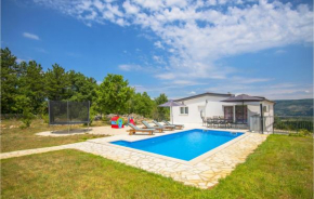 Three-Bedroom Holiday Home in Grubine